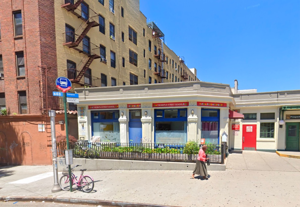 Image of our upper school building at 21 Lincoln Road